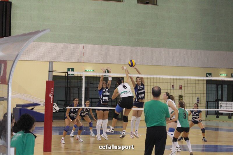 111030 volley 142_tn.jpg
